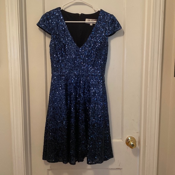 Badgley Mischka Blue sequin Natasha dress size 4 - Picture 1 of 3